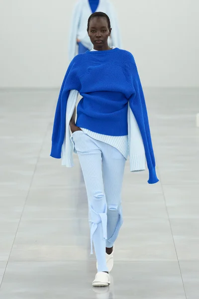 Look 25